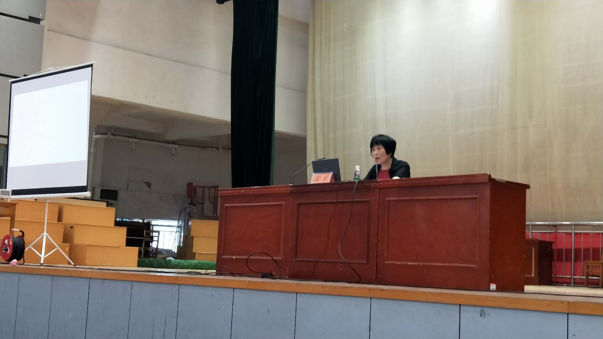 語文分會場，主講專家：南昌二中吳歆老師